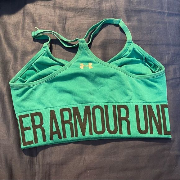 ✨Under Armor Fitted Green & Black Sports Bra✨ - Picture 2 of 5